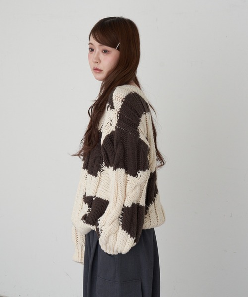 RAY CASSIN（レイカズン）の「ケーブルルーズニット（ニット/セーター・レディース・チャコールグレー/アイボリー/ライトベージュ・FREE）」の22枚目の写真