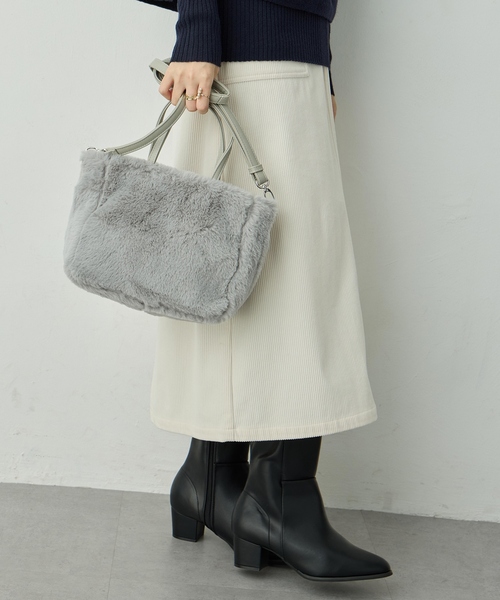 Petit Honfleur（プチオンフルール）の「2WAYファーバック【ショルダーストラップ付き】（トートバッグ・レディース・グレー/ベージュ・フリー）」の9枚目の写真