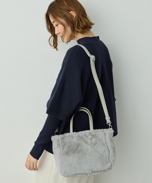 Petit Honfleur（プチオンフルール）の「2WAYファーバック【ショルダーストラップ付き】（トートバッグ・レディース・グレー/ベージュ・フリー）」の11枚目の写真