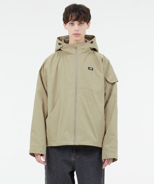 LMCの「CURVED WINDBREAKER JACKET beige（ナイロンジャケット・レディース・その他・MEDIUM/LARGE）」の3枚目の写真