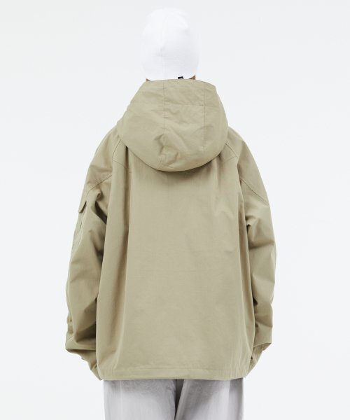 LMCの「CURVED WINDBREAKER JACKET beige（ナイロンジャケット・レディース・その他・MEDIUM/LARGE）」の9枚目の写真