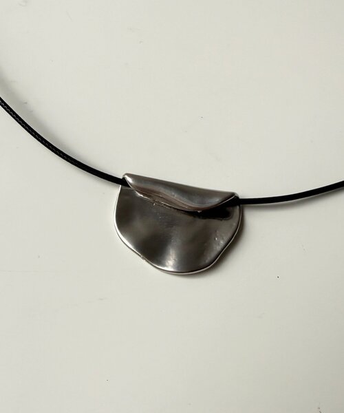 Chez toi（シェトワ）の「半月プレートネックレス（ネックレス・レディース・シルバー/ゴールド・FREE）」の7枚目の写真