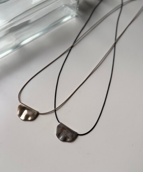 Chez toi（シェトワ）の「半月プレートネックレス（ネックレス・レディース・シルバー/ゴールド・FREE）」の9枚目の写真