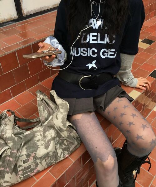 Cavish(カビシ)の「DELIC LAYERED LS TEE NAVY(CV2FSUT579A)(Tシャツ/カットソー・レディース・ネイビー・LARGE/MEDIUM/SMALL)」の13枚目の写真