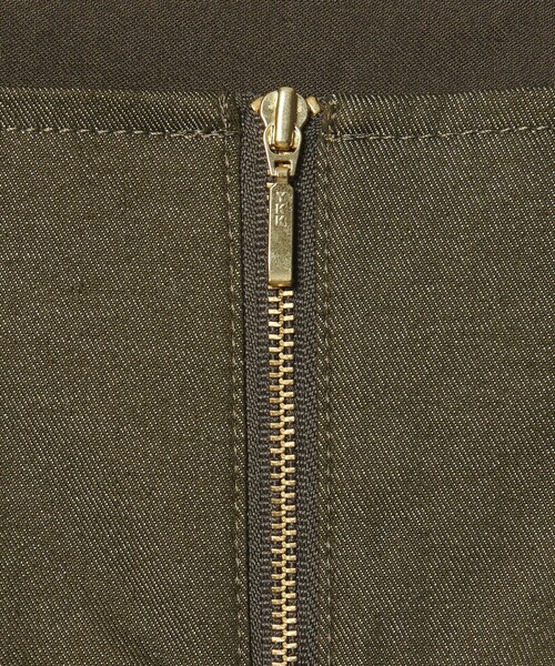 EMMEL REFINES（エメルリファインズ）の「＜EMMEL REFINES＞EM ギャザーストラップ ジャンパースカート（ジャンパースカート・レディース・ブラック/オリーブ・S/M）」の13枚目の写真