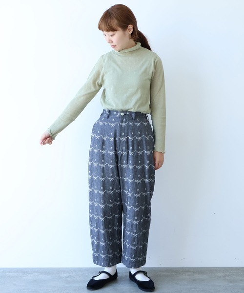 bulle de savon(ビュルデサボン)の「hana×mesh ジャカード ハイネック長袖プルオーバー(Tシャツ/カットソー・レディース・カーキ・FREE)」の6枚目の写真