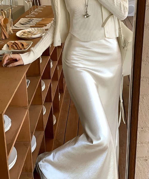 FREE STYLISTS(フリー スタイリスト)の「YUGA_YGMC Satin Mermaid Long Skirt(スカート・レディース・ブラック/オフホワイト/ブラウン・S/M/L/XL)」の15枚目の写真