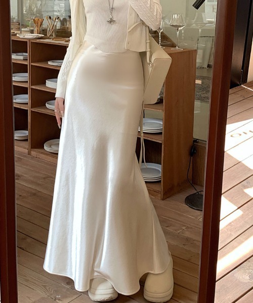 FREE STYLISTS(フリー スタイリスト)の「YUGA_YGMC Satin Mermaid Long Skirt(スカート・レディース・ブラック/オフホワイト/ブラウン・S/M/L/XL)」の11枚目の写真