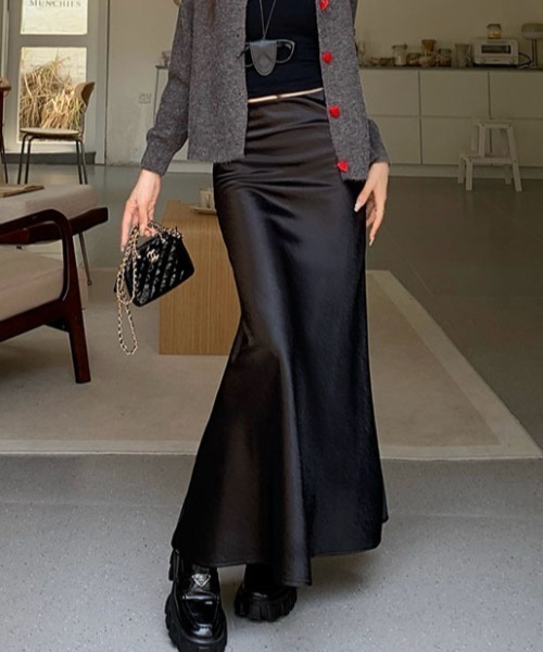 FREE STYLISTS(フリー スタイリスト)の「YUGA_YGMC Satin Mermaid Long Skirt(スカート・レディース・ブラック/オフホワイト/ブラウン・S/M/L/XL)」の16枚目の写真