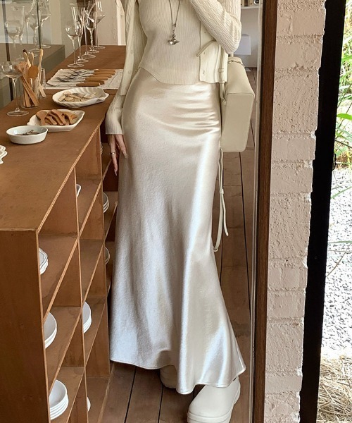 FREE STYLISTS(フリー スタイリスト)の「YUGA_YGMC Satin Mermaid Long Skirt(スカート・レディース・ブラック/オフホワイト/ブラウン・S/M/L/XL)」の12枚目の写真