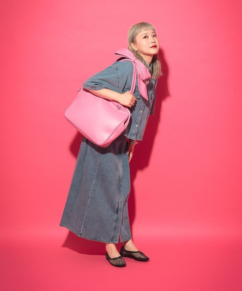 LOWRYS FARM(ローリーズファーム)の「【サトムラプロデュース】でかリボンボストンBAG 570778(ボストンバッグ・レディース・ブラック/ピンク・FREE)」の5枚目の写真