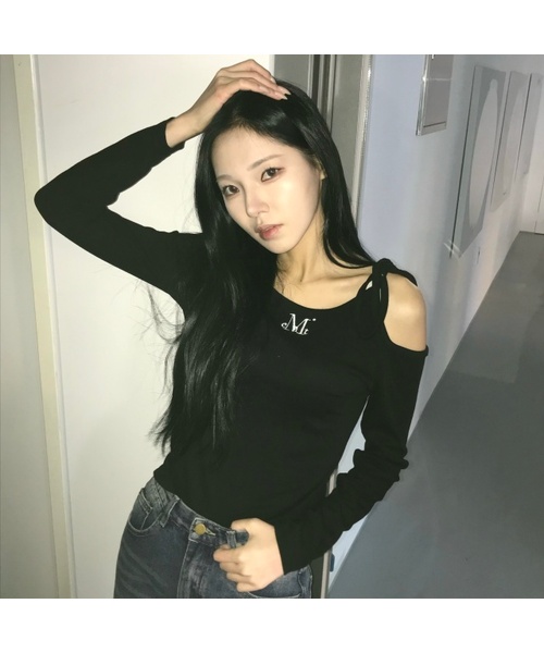 MUCENT(ムセント)の「ネキリボンオフショルダーティー (3カラー)(Tシャツ/カットソー・レディース・ホワイト/ブラック/グレー・FREE)」の2枚目の写真