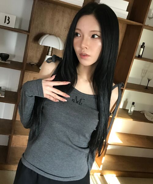 MUCENT(ムセント)の「ネキリボンオフショルダーティー (3カラー)(Tシャツ/カットソー・レディース・ホワイト/ブラック/グレー・FREE)」の12枚目の写真