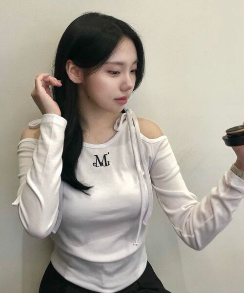 MUCENT(ムセント)の「ネキリボンオフショルダーティー (3カラー)(Tシャツ/カットソー・レディース・ホワイト/ブラック/グレー・FREE)」の13枚目の写真