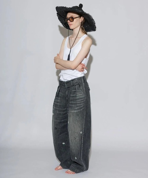my beautiful landlet(マイビューティフルランドレット)の「【my beautiful landlet】12.5oz DENIM TUCK WIDE PANTS - Used Wash Print(デニムパンツ・メンズ・ブルー/ブラック・0/1/2)」の4枚目の写真