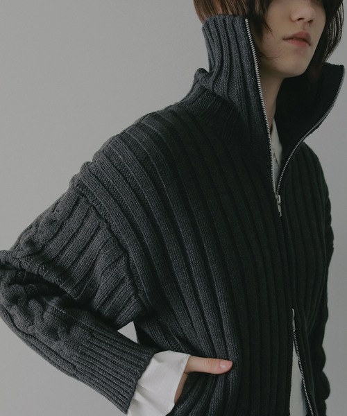 MANOF(マノフ)の「ZIP UP COTTON RIBKNIT(ニット/セーター・レディース・ホワイト/ブルー/チャコールグレー・F)」の5枚目の写真