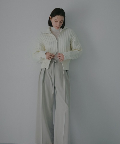 MANOF(マノフ)の「ZIP UP COTTON RIBKNIT(ニット/セーター・レディース・ホワイト/ブルー/チャコールグレー・F)」の6枚目の写真