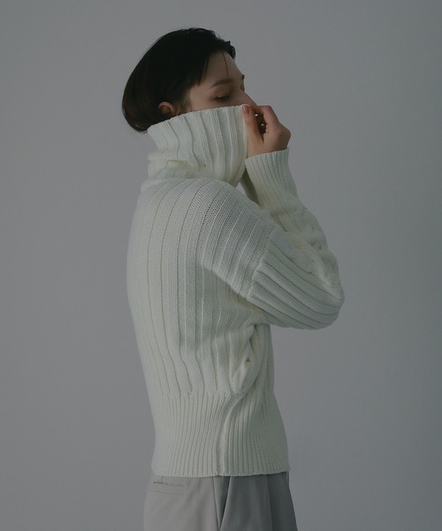 MANOF(マノフ)の「ZIP UP COTTON RIBKNIT(ニット/セーター・レディース・ホワイト/ブルー/チャコールグレー・F)」の13枚目の写真