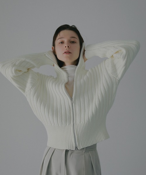 MANOF(マノフ)の「ZIP UP COTTON RIBKNIT(ニット/セーター・レディース・ホワイト/ブルー/チャコールグレー・F)」の16枚目の写真