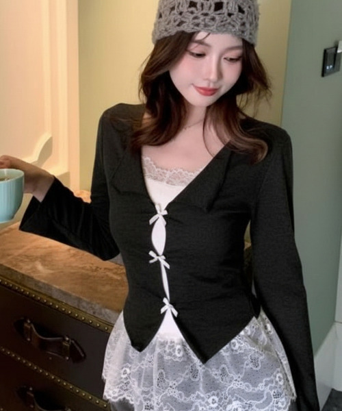 VIVID LADY(ビビッドレディー)の「カップ付き キャミレイヤード風 ロングスリーブトップス(Tシャツ/カットソー・レディース・ブラック/アイボリー・FREE)」の11枚目の写真