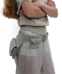 PARTIMENTO WOMEN（パルティメントウィメン）の「レイヤードホルスターポケットベルト_ダスティミント（ボディバッグ/ウエストポーチ）」