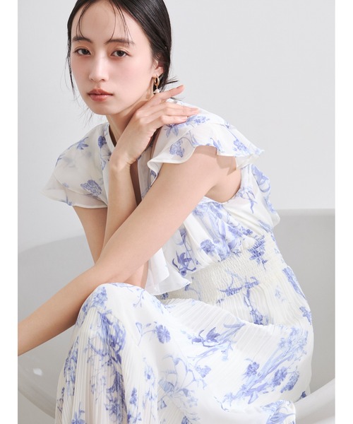 FRAY I.D(フレイアイディー)の「【00サイズあり】フリルウエストシャーリングプリントワンピース/ウォッシャブル(ワンピース・レディース・アイボリー/ホワイト/ブラウン/ネイビー・0/1/00)」の2枚目の写真