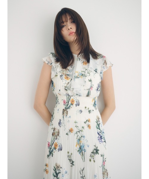 FRAY I.D(フレイアイディー)の「【00サイズあり】フリルウエストシャーリングプリントワンピース/ウォッシャブル(ワンピース・レディース・アイボリー/ホワイト/ブラウン/ネイビー・0/1/00)」の3枚目の写真