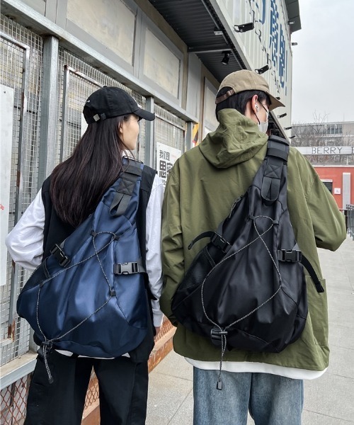 yuue' ( wear )(ユーイ)の「大容量ドローコードワンショルダーボディバッグ/リュック/バックパック/軽量撥水/A4サイズ対応/ユニセックス(バックパック/リュック・レディース・グレー/ブラック・FREE)」の20枚目の写真