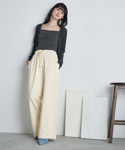 THE YOn（ザヨン）の「コットン裏毛サイドスナップイージーパンツ（スウェットパンツ・レディース・グレー/チャコールグレー/クリーム/ピンク・FREE）」の3枚目の写真