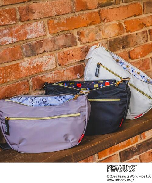 ITS'DEMO（イッツデモ）の「＜PEANUTS＞裏地総柄ミニショルダー（ショルダーバッグ・レディース・グレー/ブラック/アイボリー・00）」の4枚目の写真