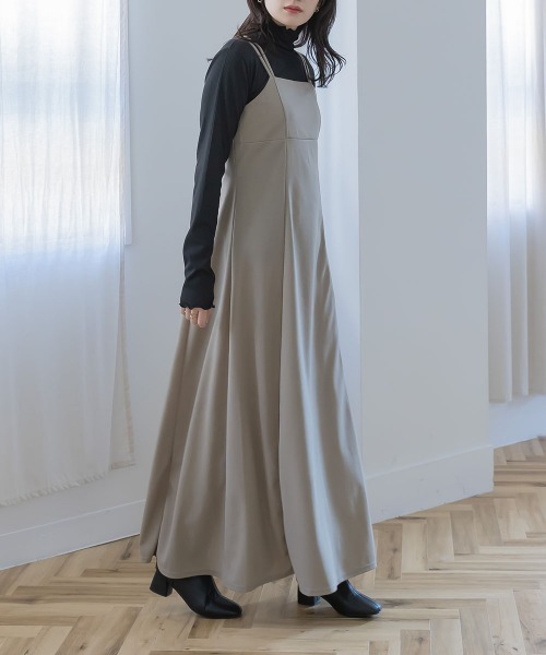 slattgir(スラットジール)の「高身長 カットジョーゼットキャミソールワンピース(トールサイズ)Essenave(ワンピース・レディース・グレー/グレイッシュベージュ/ブラック・TM/TL/TLL/T3L/T4L/T5L)」の6枚目の写真