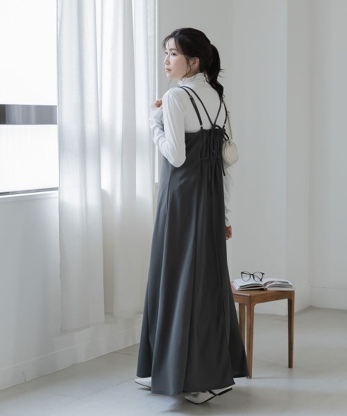 slattgir(スラットジール)の「高身長 カットジョーゼットキャミソールワンピース(トールサイズ)Essenave(ワンピース・レディース・グレー/グレイッシュベージュ/ブラック・TM/TL/TLL/T3L/T4L/T5L)」の12枚目の写真