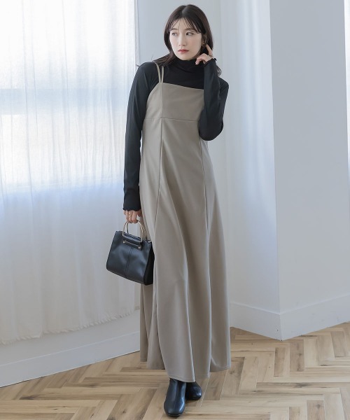 slattgir(スラットジール)の「高身長 カットジョーゼットキャミソールワンピース(トールサイズ)Essenave(ワンピース・レディース・グレー/グレイッシュベージュ/ブラック・TM/TL/TLL/T3L/T4L/T5L)」の4枚目の写真