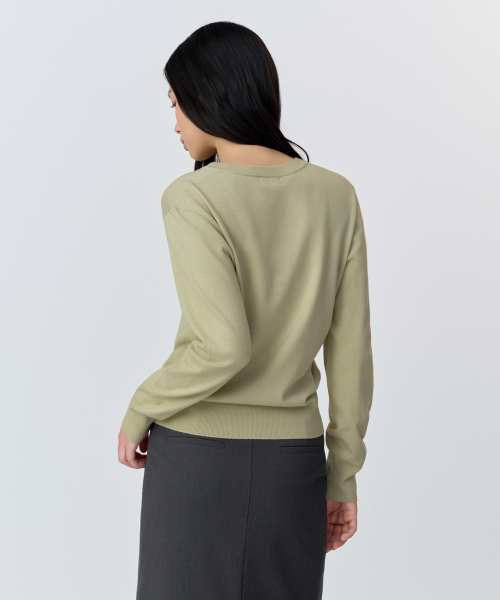 MUSINSA STANDARD WOMAN（ムシンサスタンダードウーマン）の「ウィメンズエッセンシャルVネックニット[ペイルグリーン]（ニット/セーター・レディース・その他・X-SMALL/SMALL/MEDIUM/LARGE）」の4枚目の写真