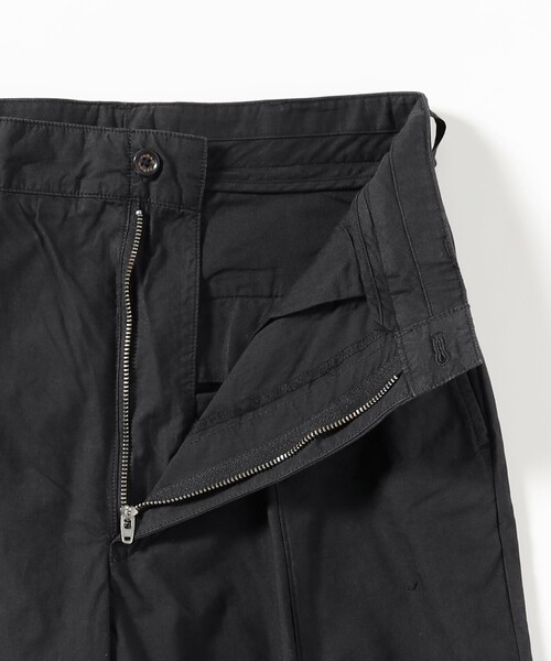 Ray BEAMS（レイビームス）の「【7/31再値下げ】FARAH / Garment Dye Pin Tuck Wide Shorts（その他パンツ・レディース・ブラック/ダークブラウン・28inch）」の4枚目の写真