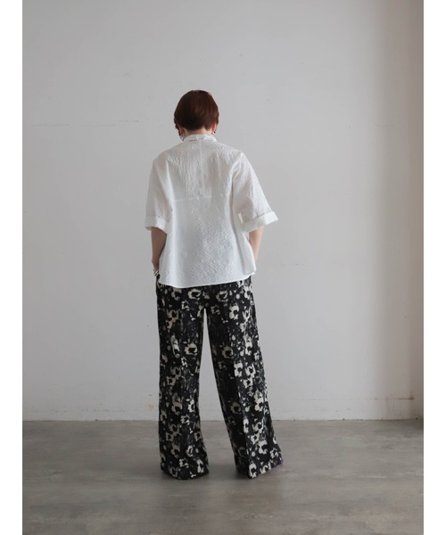 FIL DE FER(フィルデフェール)の「【予約】パターン塩縮 ドルマンシャツ(シャツ/ブラウス・レディース・サックスブルー/ホワイト・FREE)」の7枚目の写真