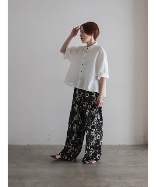 FIL DE FER(フィルデフェール)の「【予約】パターン塩縮 ドルマンシャツ(シャツ/ブラウス・レディース・サックスブルー/ホワイト・FREE)」の8枚目の写真