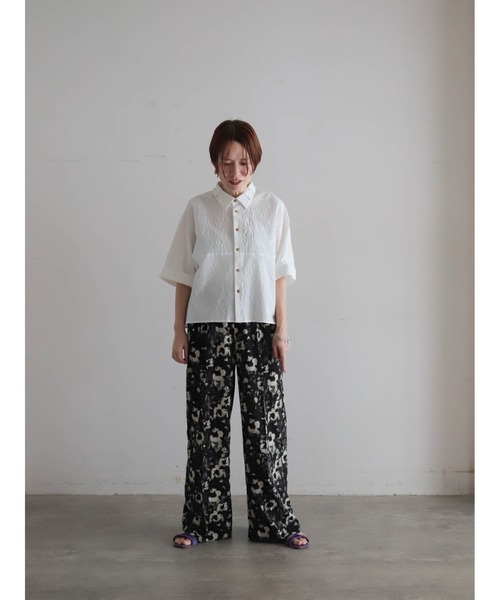 FIL DE FER(フィルデフェール)の「【予約】パターン塩縮 ドルマンシャツ(シャツ/ブラウス・レディース・サックスブルー/ホワイト・FREE)」の9枚目の写真