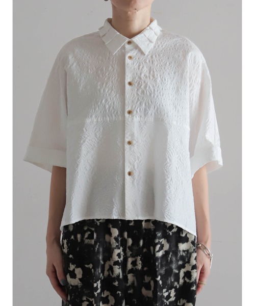 FIL DE FER(フィルデフェール)の「【予約】パターン塩縮 ドルマンシャツ(シャツ/ブラウス・レディース・サックスブルー/ホワイト・FREE)」の22枚目の写真