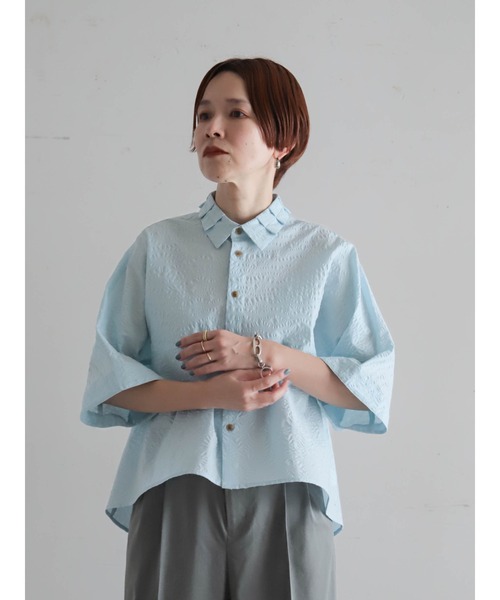 FIL DE FER(フィルデフェール)の「【予約】パターン塩縮 ドルマンシャツ(シャツ/ブラウス・レディース・サックスブルー/ホワイト・FREE)」の10枚目の写真