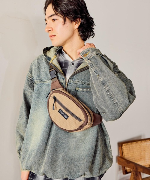 niko and...(ニコアンド)の「チェックミニボディバッグ(ボディバッグ/ウエストポーチ・メンズ・ベージュ/ブラック/ブルー・FREE)」の6枚目の写真