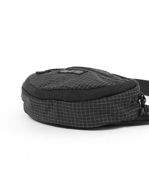 niko and...(ニコアンド)の「チェックミニボディバッグ(ボディバッグ/ウエストポーチ・メンズ・ベージュ/ブラック/ブルー・FREE)」の12枚目の写真