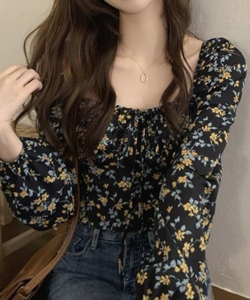 Flugge（フラッジー）の「スクエアネック花柄ブラウス（シャツ/ブラウス・レディース・ホワイト/ブラック・LARGE/MEDIUM）」の9枚目の写真