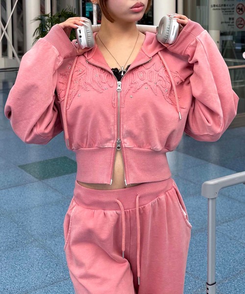 SPIRALGIRL（スパイラルガール）の「アイレットクラッシュロゴショートパーカー（パーカー・レディース・ピンク/ブラック/グレー・FREE）」の3枚目の写真