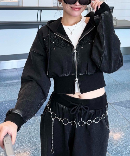 SPIRALGIRL（スパイラルガール）の「アイレットクラッシュロゴショートパーカー（パーカー・レディース・ピンク/ブラック/グレー・FREE）」の8枚目の写真