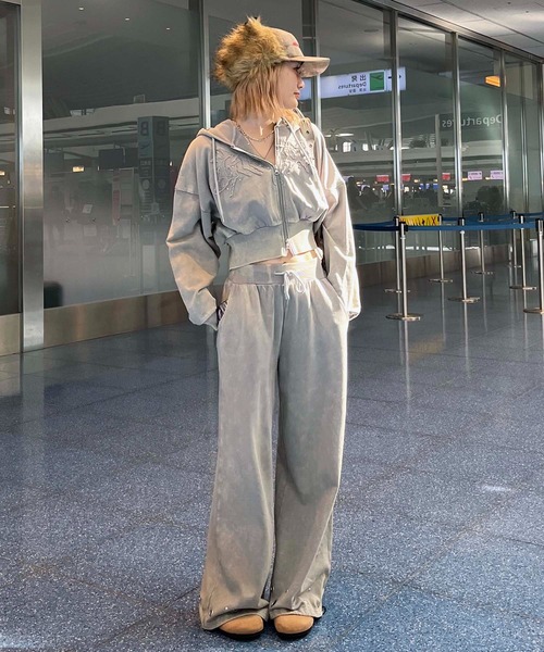 SPIRALGIRL（スパイラルガール）の「アイレットクラッシュロゴショートパーカー（パーカー・レディース・ピンク/ブラック/グレー・FREE）」の4枚目の写真