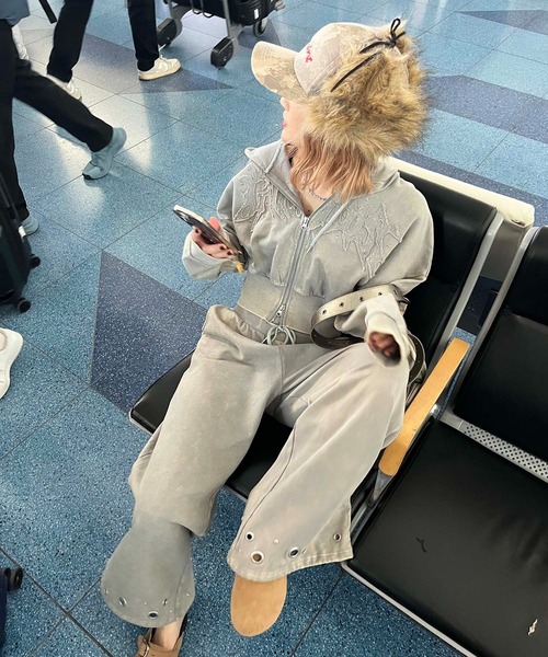 SPIRALGIRL（スパイラルガール）の「アイレットクラッシュロゴショートパーカー（パーカー・レディース・ピンク/ブラック/グレー・FREE）」の7枚目の写真