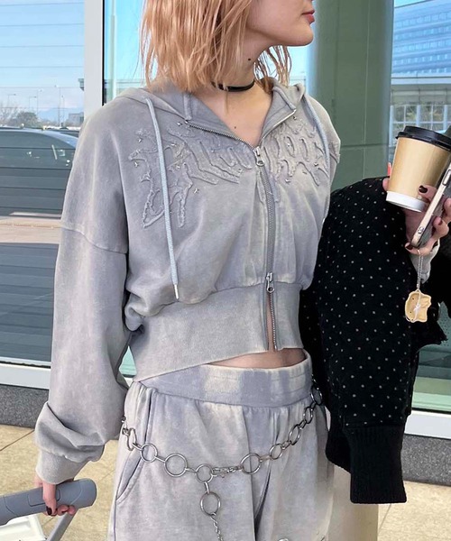 SPIRALGIRL（スパイラルガール）の「アイレットクラッシュロゴショートパーカー（パーカー・レディース・ピンク/ブラック/グレー・FREE）」の6枚目の写真