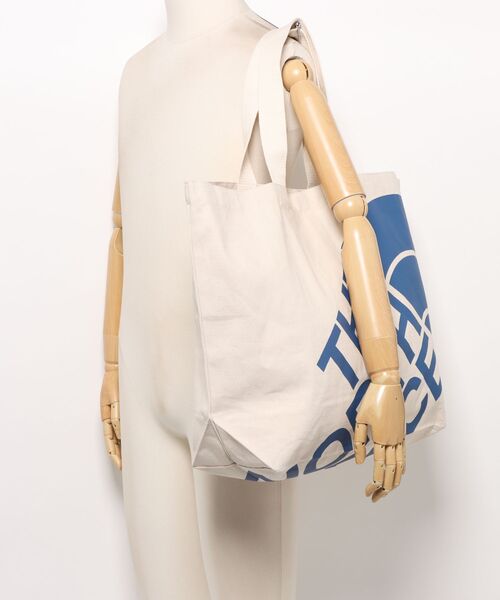 THE NORTH FACE（ザノースフェイス）の「THE NORTH FACE/ザ・ノース・フェイス トートバッグ RAMP TOTE L NM72607（トートバッグ・メンズ・ライトグリーン/イエロー/ブラック/ライトブルー/レッド・FREE）」の17枚目の写真