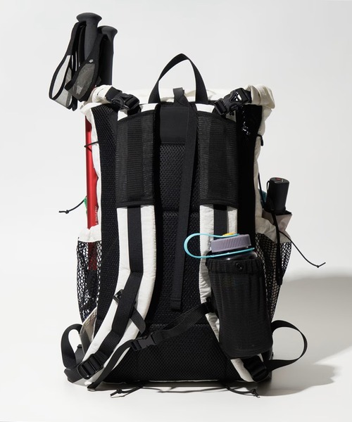 COBMASTER(コブマスター)の「【COBMASTER】COB-CSR LANDSCAPE ROLLTOP PACK(バックパック/リュック・メンズ・ホワイト/ブラック/グレー・FREE)」の4枚目の写真